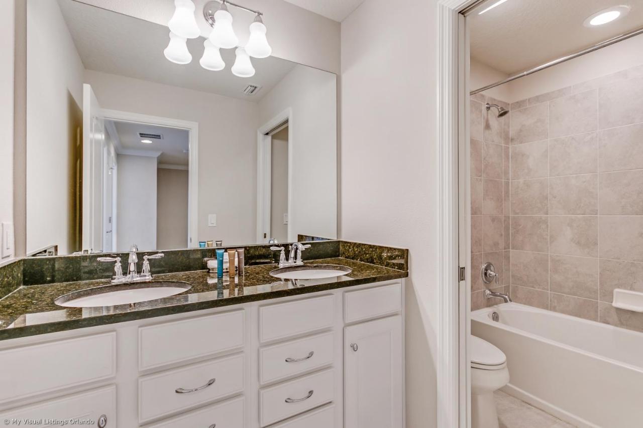 Beautiful Townhome Wprivate Pool 7 Mi To Disney Kissimmee Bagian luar foto